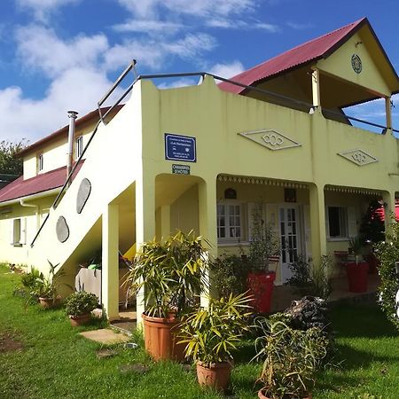 Chambres Et Table D'Hote Les Hortensias La Plaine des Cafres Exterior foto